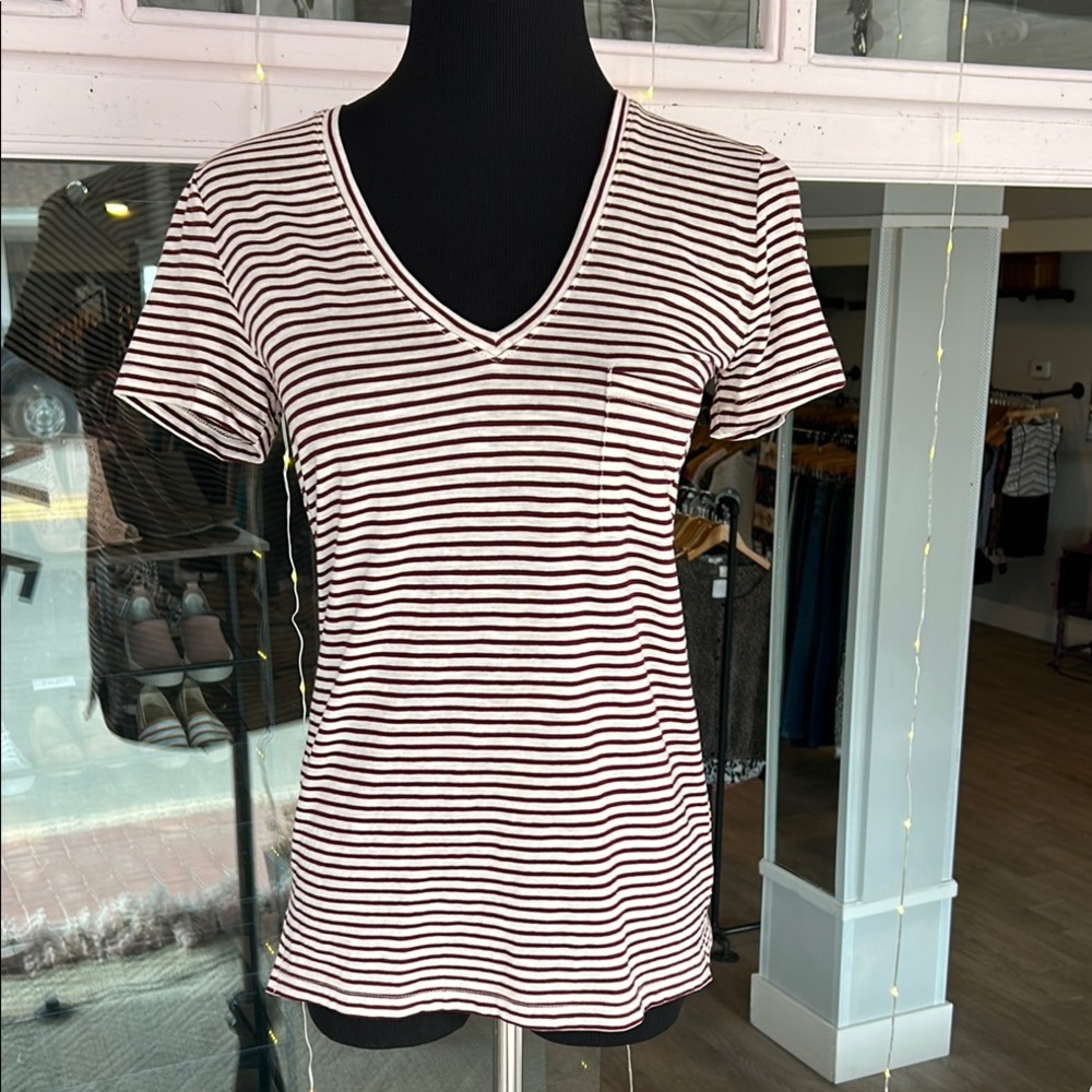 Madewell Tee Shirt
Items under $25 cannot be discounted unless bundled